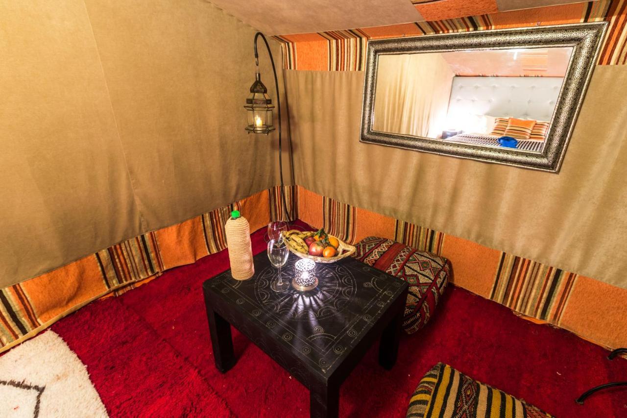 מרזאוגה Madu Luxury Desert Camp מראה חיצוני תמונה